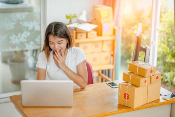 girl using laptop